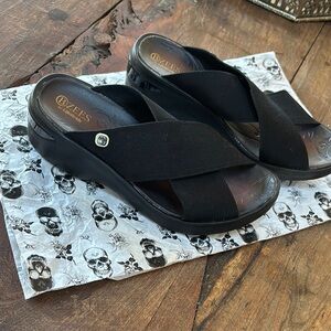 Bzees Black Sandals Lightweight Comfort